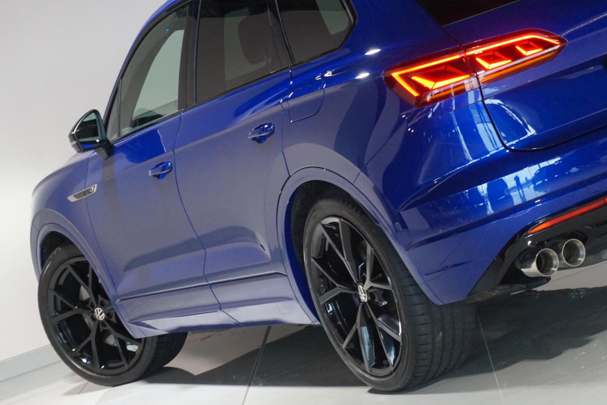 Volkswagen Touareg 3.0 V6 TSI eHybrid 14.3kWh R SUV 5dr Petrol Plug-in Hybrid Tiptronic 4Motion Euro 6 (s/s) (462 ps)